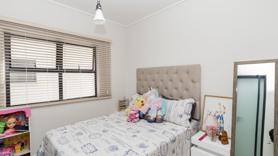 To Let 2 Bedroom Property for Rent in Sandown Western Cape